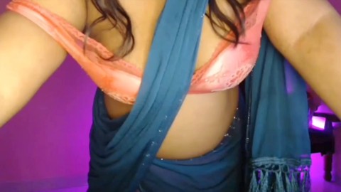 Desi babe flaunts her epic boobs