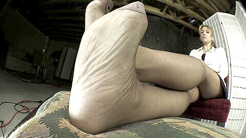Milf, taunting, feet on table