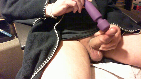 Using a vibrating massager for wet and wild peeing pleasure!