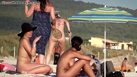 Amateur, public nudity, beach
