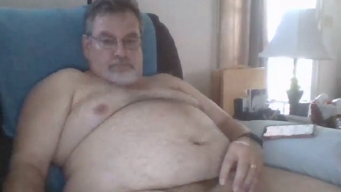 Padre inexperto se masturba en la webcam