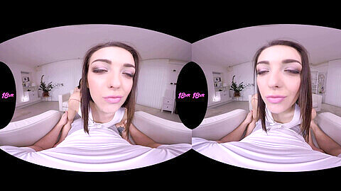 Gioco di sesso a tre in realtà virtuale con Tera Link e Charlotte Johnson su 18VR.com