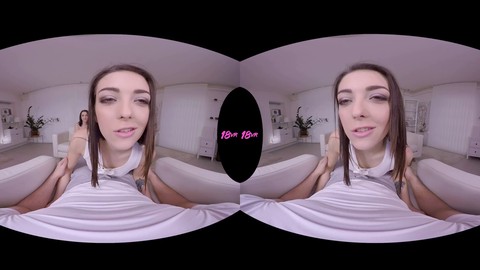 Gioco di sesso a tre in realtà virtuale con Tera Link e Charlotte Johnson su 18VR.com