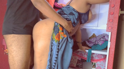 Belle-mère indienne chaude aide beau-fils pour le voyage à Goa - Partie 2