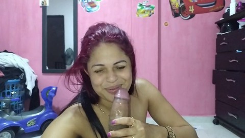 Una chica venezolana gruesa tiene relaciones sexuales brutales con un joven estudiante. Una chica venezolana gruesa tiene relaciones sexuales brutales con un joven estudiante.