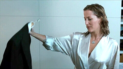Gillian Anderson in "Straightheads": An Erotic Celebrity Stunner in HD