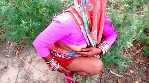 Steamy Village Outdoor Adventure with Desi Aunty in Khet Me Chudai