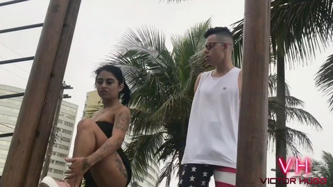 Sexo apasionado en la playa con mi novia
