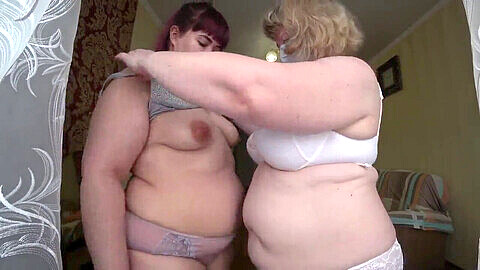 Two curvy lesbians, zofiasamosia and her friend, enjoy some COVID-safe fun with each other