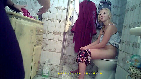 Hidden bathroom, voyeur girl shower, vater tochter urlaub