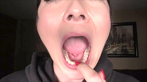 Teeth fetish, arab beauty mouth tour, giantess mouth