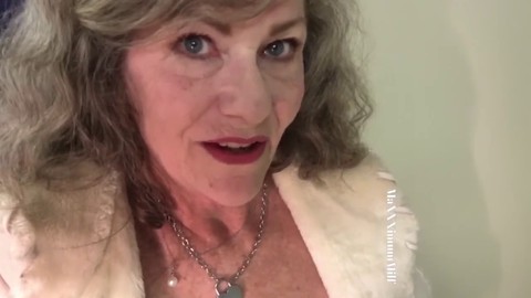 Mature cougar, bouncing tits, fur fetish