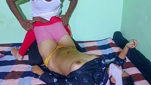 Sensationeller Hardcore-Sex zwischen einem indischen Teenager-Mädche