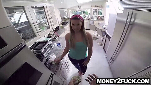 Heimlich gefilmt: Zimmermädchen Assh Lee bekommt Extra-Geld für harten Fick!