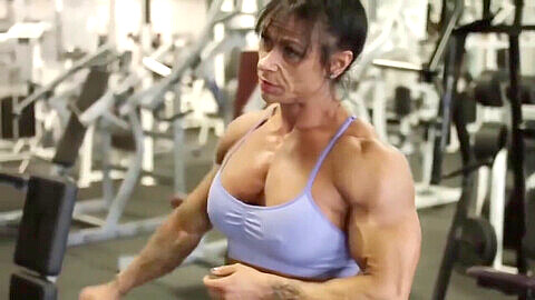 Fbb, female muscle, لاعب كمال اجسام