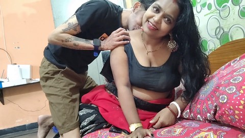 Une bhabhi indienne sexy avec de gros seins devient chaude et torride