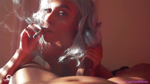 Sexy black girl, smoking 420, フェラチオ