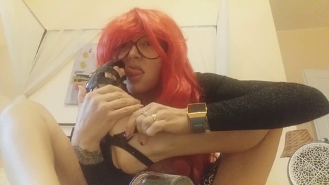 Your obedient slut Savannah Camgirl, ready in sexy sandals to be tormented as you please