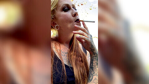 Big red lips smoke, cig, rothaarige rauchen