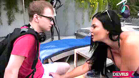 Jasmine Jae hanging out with a young stud and enjoying intense pussy-to-mouth action