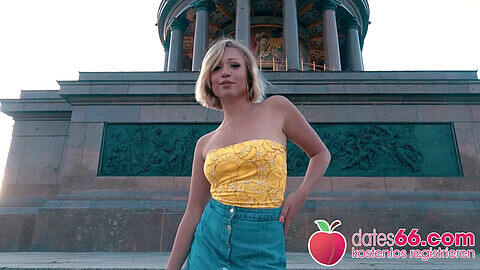 Gabi Gold, une adolescente allemande excitée, se fait baiser en public par Andy Star à côté de célèbre monument de Berlin !