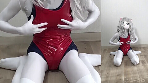 Zentai-Katze im Crossdress genießt Lagen von Bikini und Gymnastikanzug bei einer Solo-Masturbationssitzung