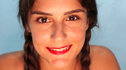 Adolescente brasileña prueba una sesión de JOI con coletas y retenedor dental