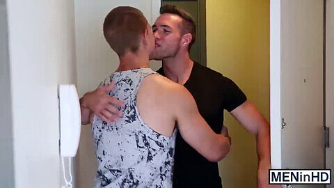 Hunk Alex Mecum pounds impatient Landon Mycles and shoots a massive load in his gay booty