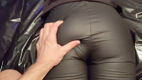 Russian babe in tight matte leather leggings gets her booty filled with cum