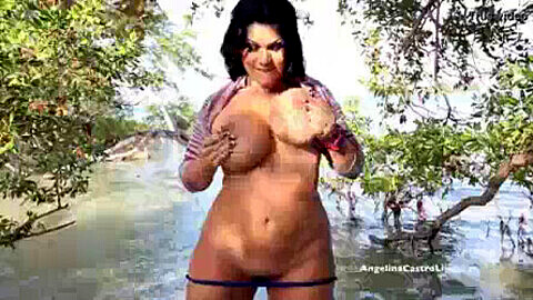La beauté cubaine aux gros seins Angelina Castro se mouille en plein air !
