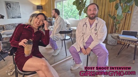 La belle asiatique Channy Crossfire subit un examen physique préalable à son embauche à Hollywood Hills à domicile par le docteur excentrique Tampa!